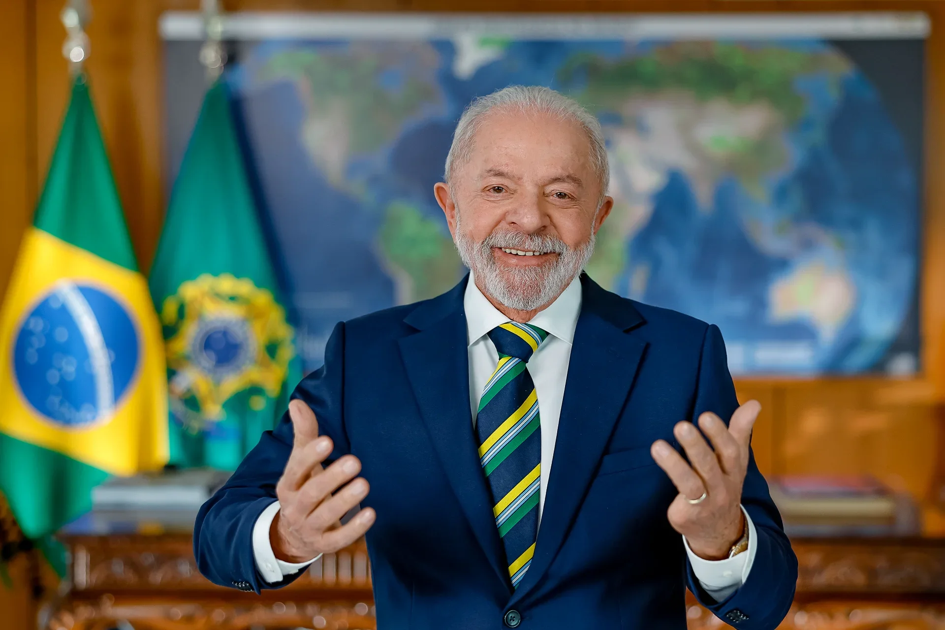 Lula é reeleito presidente com 51,79% dos votos válidos