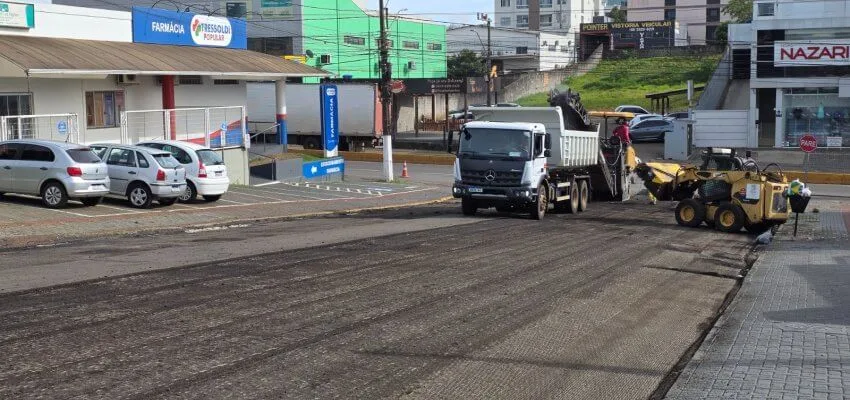 Prefeitura realiza revitalização de avenida e ruas da Efapi
