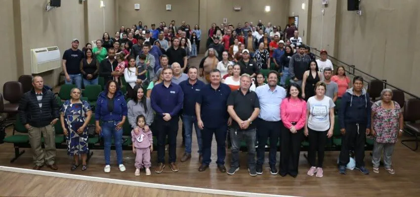 Prefeitura entrega novas matrículas habitacionais