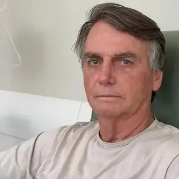 PGR diz a Moraes ser a favor de prisão domiciliar para Bolsonaro